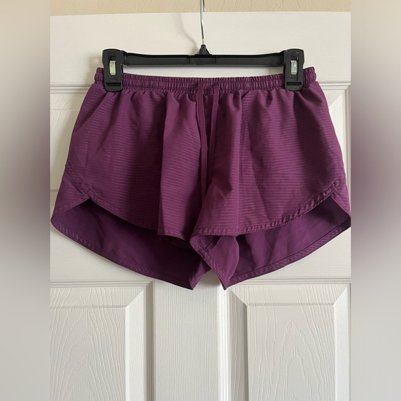 Purple athletic shorts - Picture 1 of 3